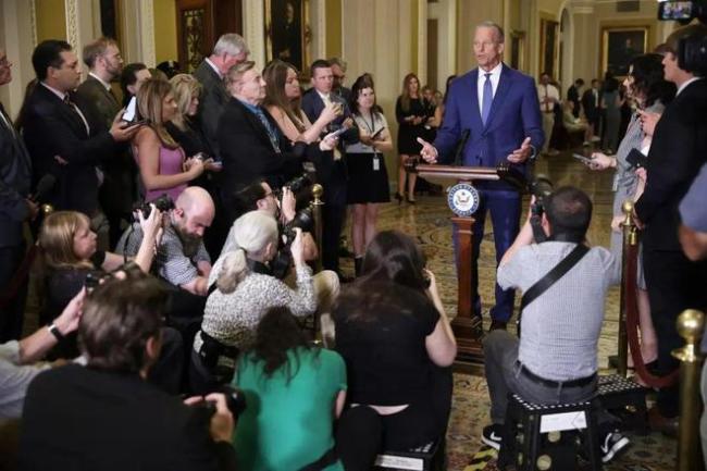 特朗普能把对俄油二级关税执行到位吗 制裁大锤下的全球反应